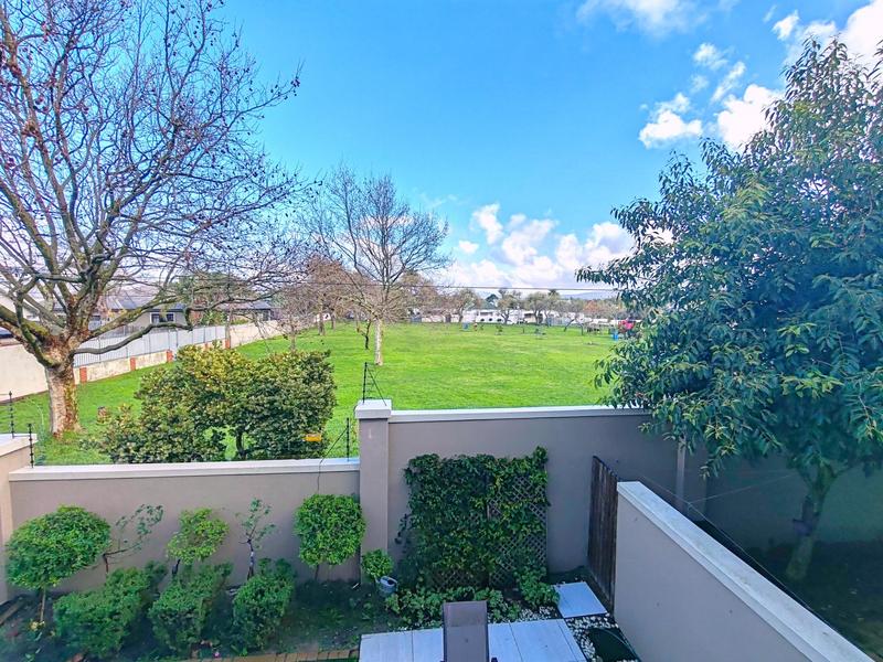 2 Bedroom Property for Sale in Claremont Western Cape